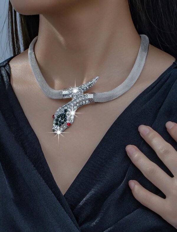 SNAKE CHOKER